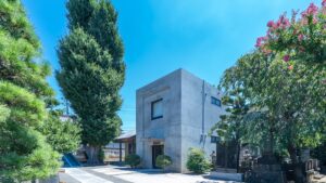 船橋市から遺骨の一時預けについて相談される方のための松戸の寺院の境内風景