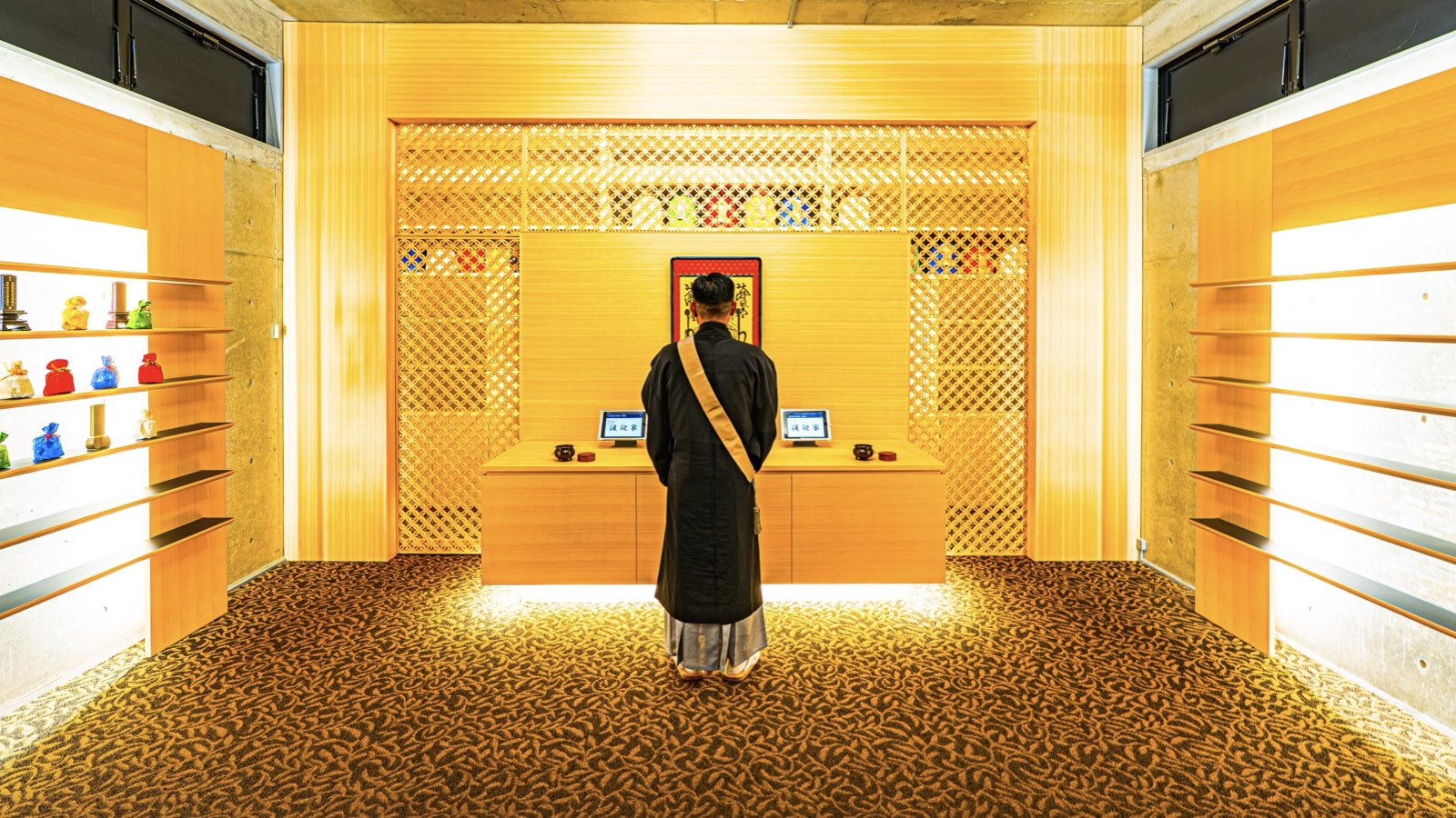 松戸の納骨堂 ごえん堂内の読経の様子