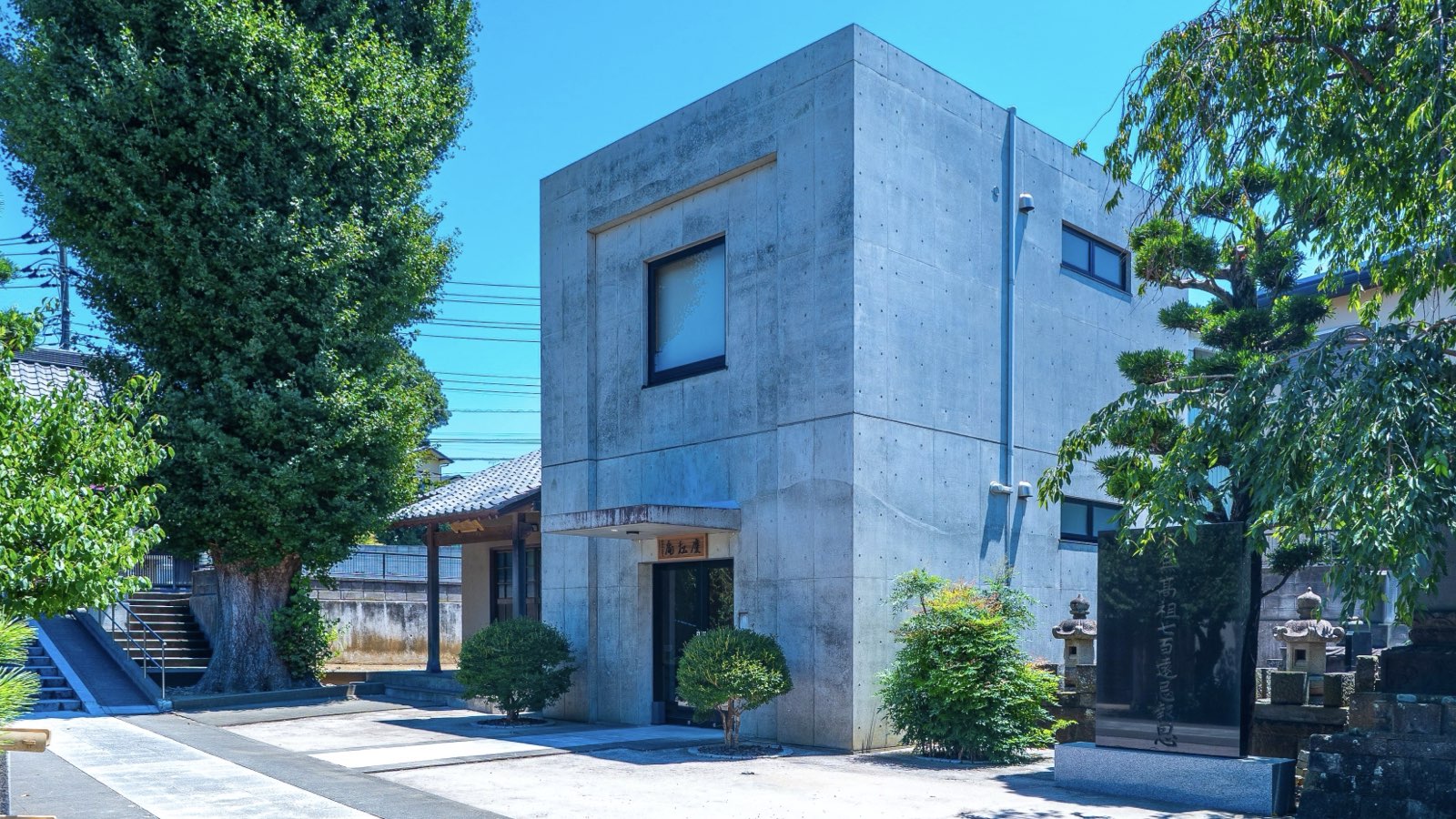 千葉県松戸市の室内納骨堂の外観